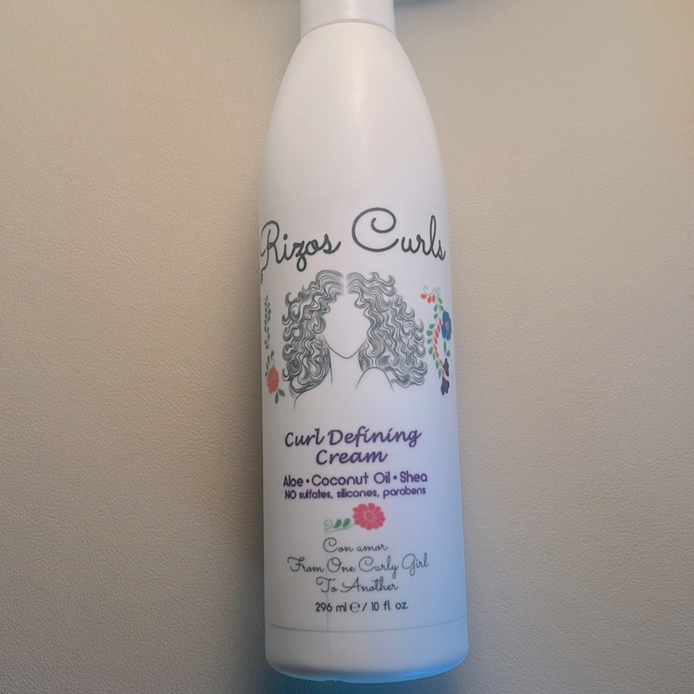Rizos Curls
White Curl Enhancing Styling Cream for Defined Hair